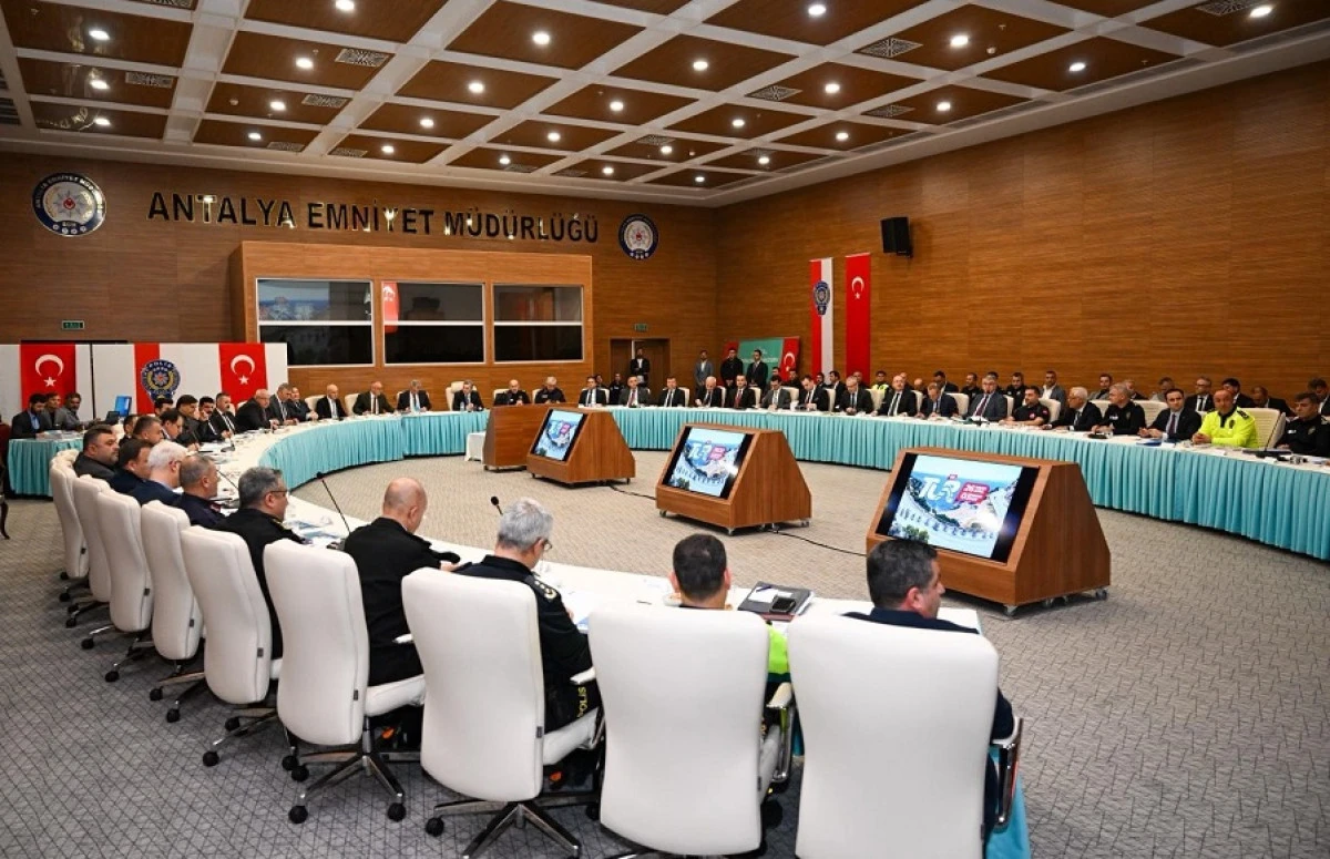 Cumhurbaşkanlığı Bisiklet Turu &Ouml;ncesi Antalya&rsquo;da Kritik Toplantı