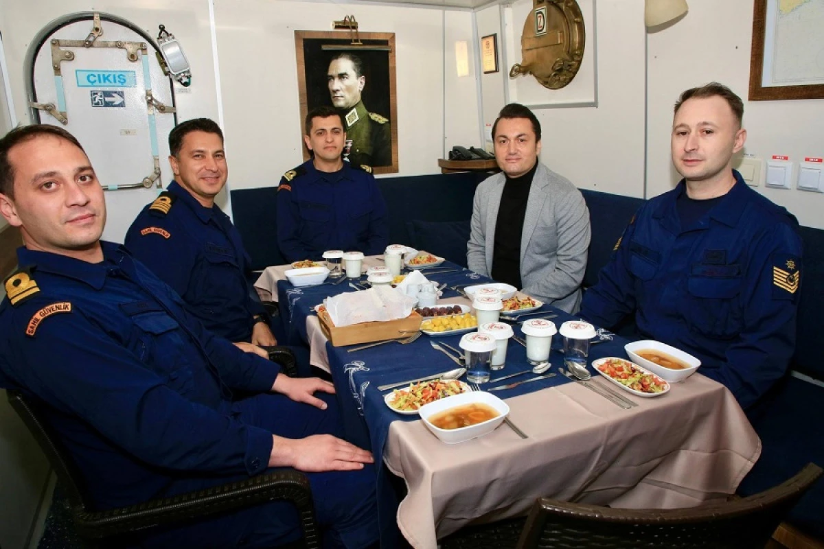 Denizlerimizin Kahramanlarıyla Aynı Sofrada