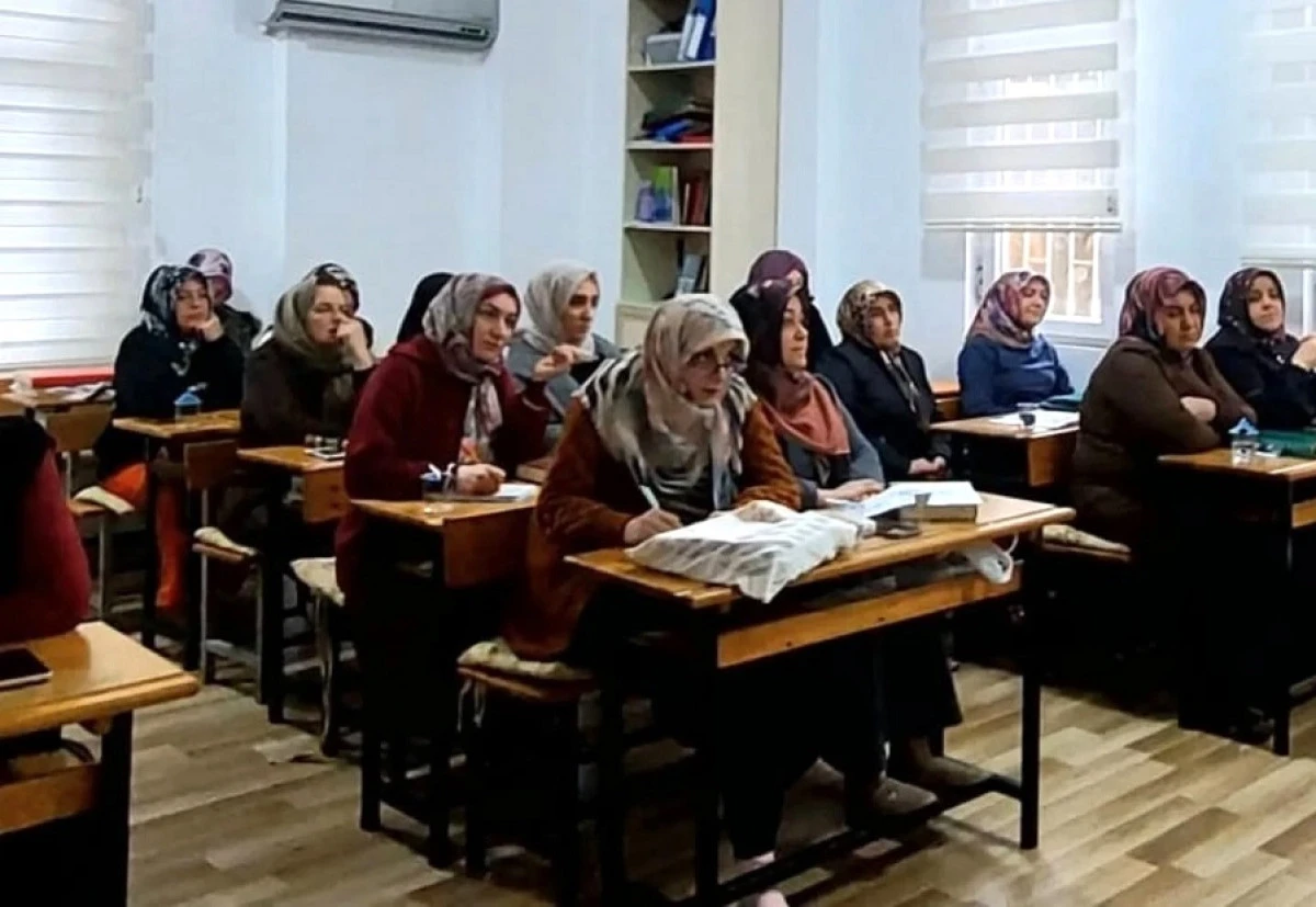 Deprem Şehitleri Kur&rsquo;an Kursu&rsquo;nda Anıldı