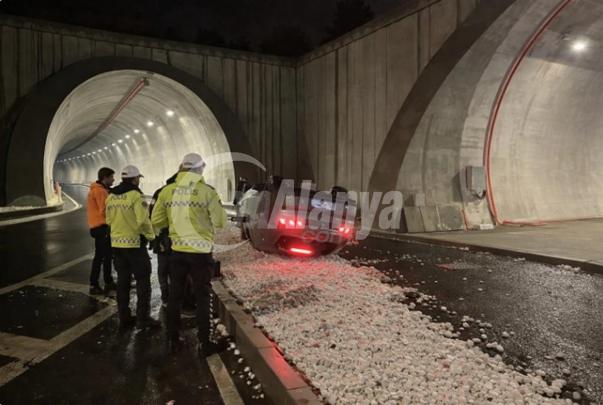 Dim&ccedil;ayı T&uuml;neli Girişinde Otomobil Takla Attı: 1 Yaralı