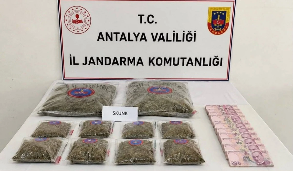 D&ouml;şemealtı'nda Uyuşturucu Operasyonu: 5 Kilo 650 Gram Skunk Ele Ge&ccedil;irildi