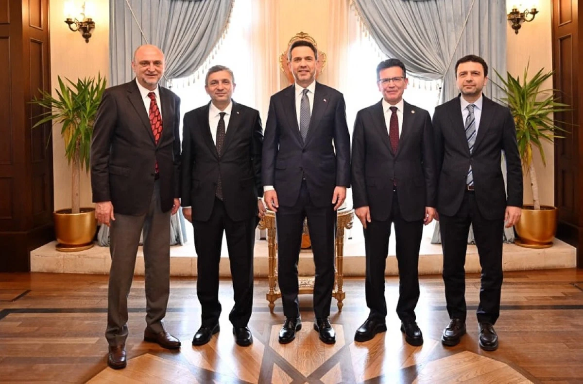 Enerji ve Tabii Kaynaklar Bakanı Alparslan Bayraktar Antalya Valiliği&rsquo;ni Ziyaret Ett