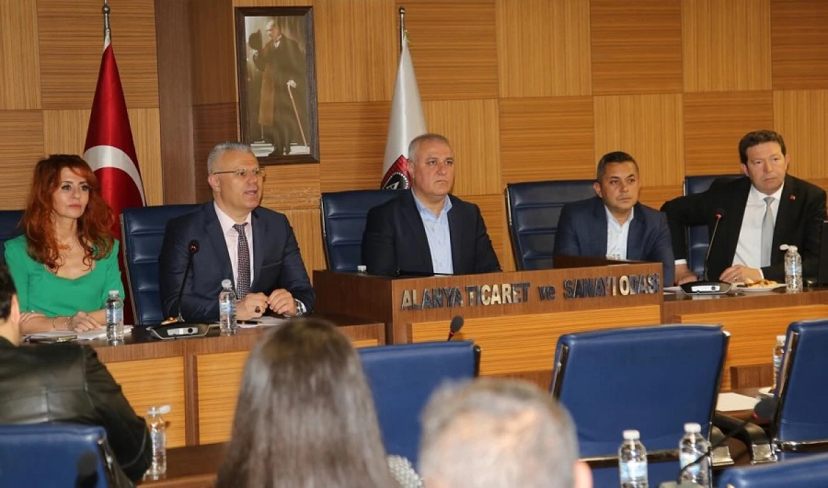 Eray Erdem Emlak Sekt&ouml;r&uuml; İstişare Toplantısına Katıldı