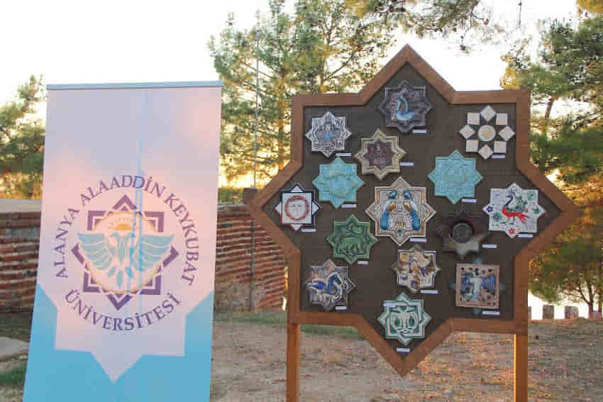 Fetih Kutlamalarında Çini Duvarı Sergisi