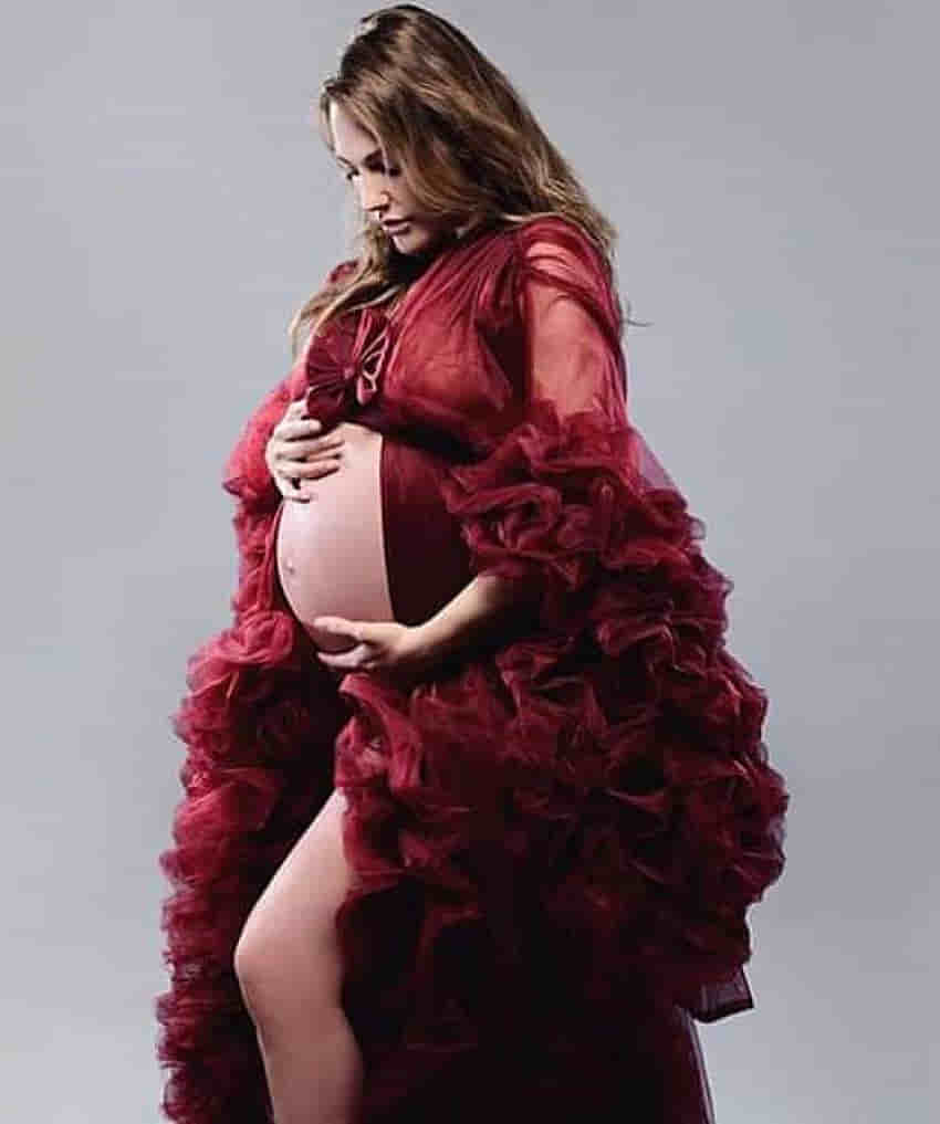 Meryem Uzerli'den yeni hamile pozları