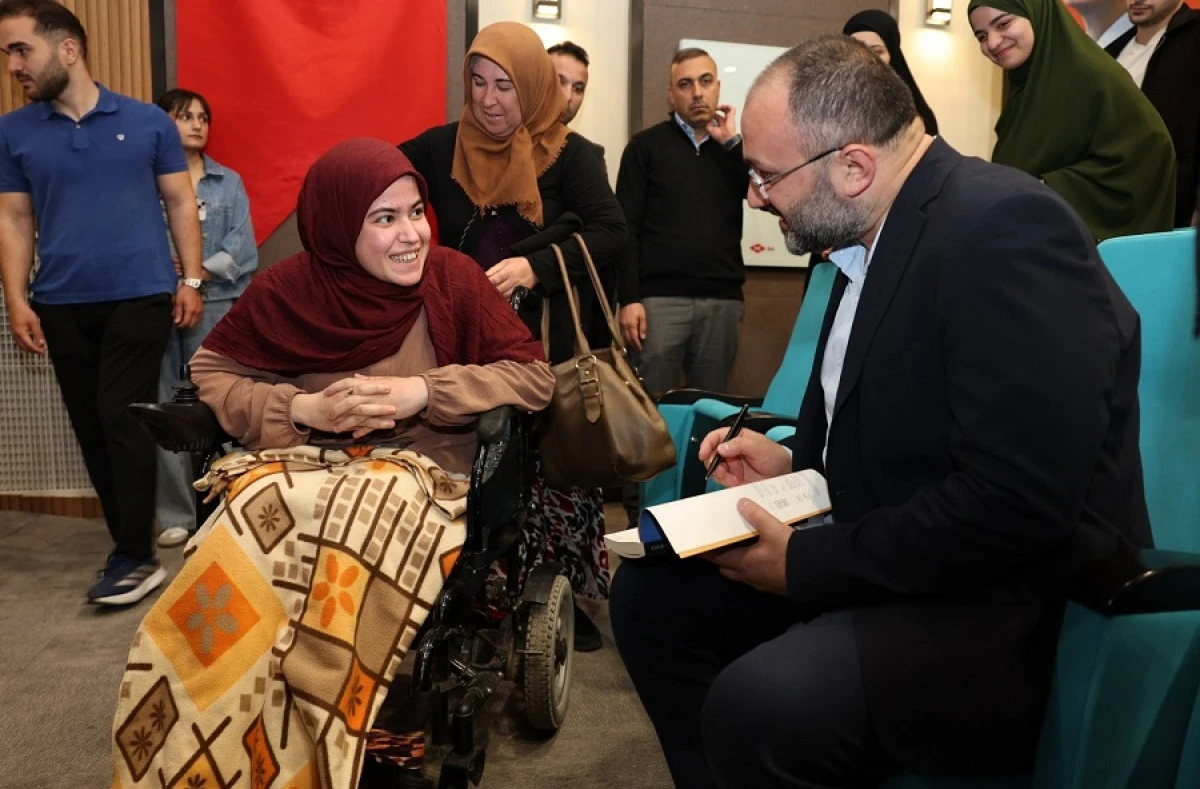 GAZETECİ-YAZAR TAHA KILIN&Ccedil;, ALK&Uuml;&rsquo;DE DOĞU T&Uuml;RKİSTAN&rsquo;I ANLATTI