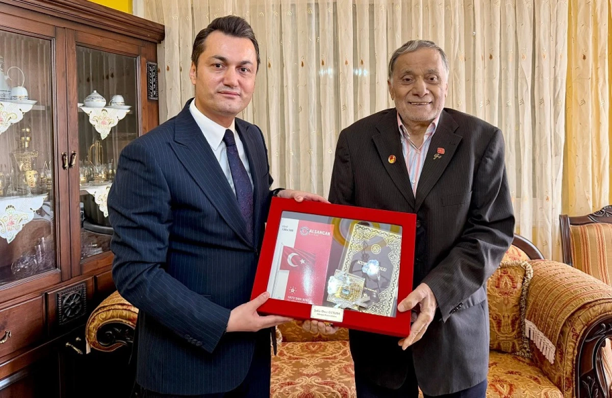 Gazimize Vefa Ziyareti Kaymakam &Ouml;zt&uuml;rk Kapısını &Ccedil;aldı