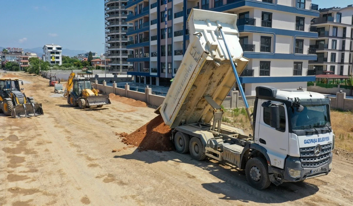 Gazipaşa'da Parke Yol Ve Kaldırım &Ccedil;alışmaları Hız Kesmiyor