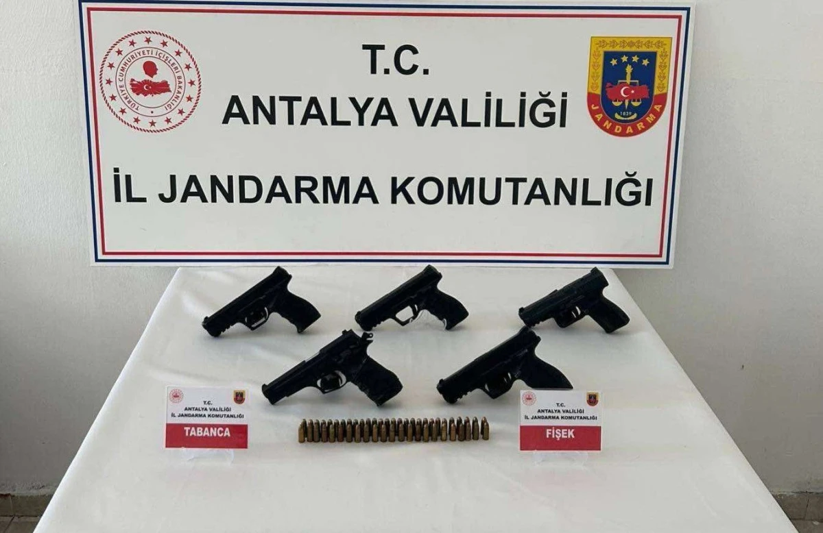 Gazipaşa&rsquo;da Ruhsatsız Silah Operasyonu: 5 Ş&uuml;pheliye Soruşturma
