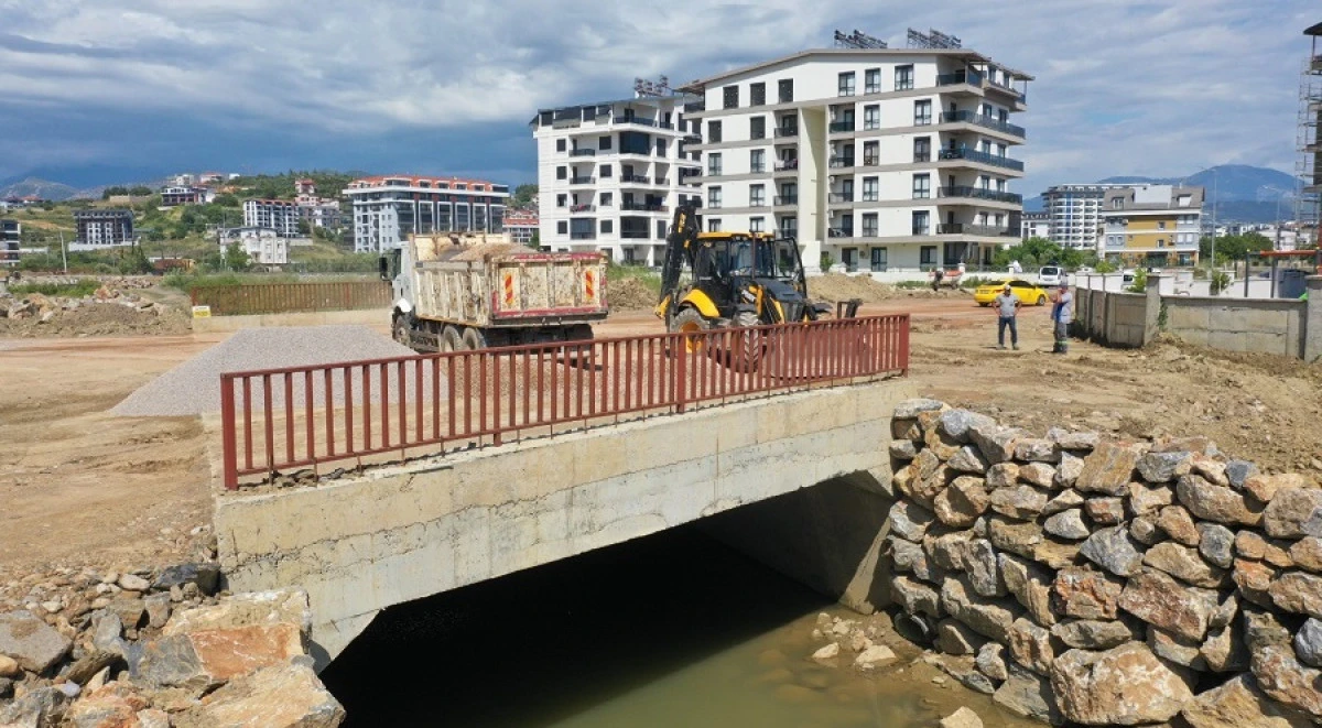 Gazipaşa&rsquo;da Yeni Menfez K&ouml;pr&uuml;lerinde &Uuml;styapı &Ccedil;alışmaları Başladı