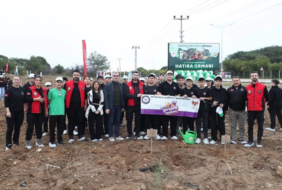 GELECEĞE NEFES OLDULAR! 100 &Ouml;ĞRENCİDEN ANLAMLI ETKİNLİK