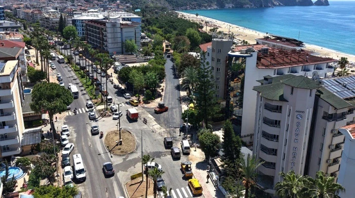 G&uuml;zelyalı Caddesi&rsquo;nde Sıcak Asfalt &Ccedil;alışması Başladı