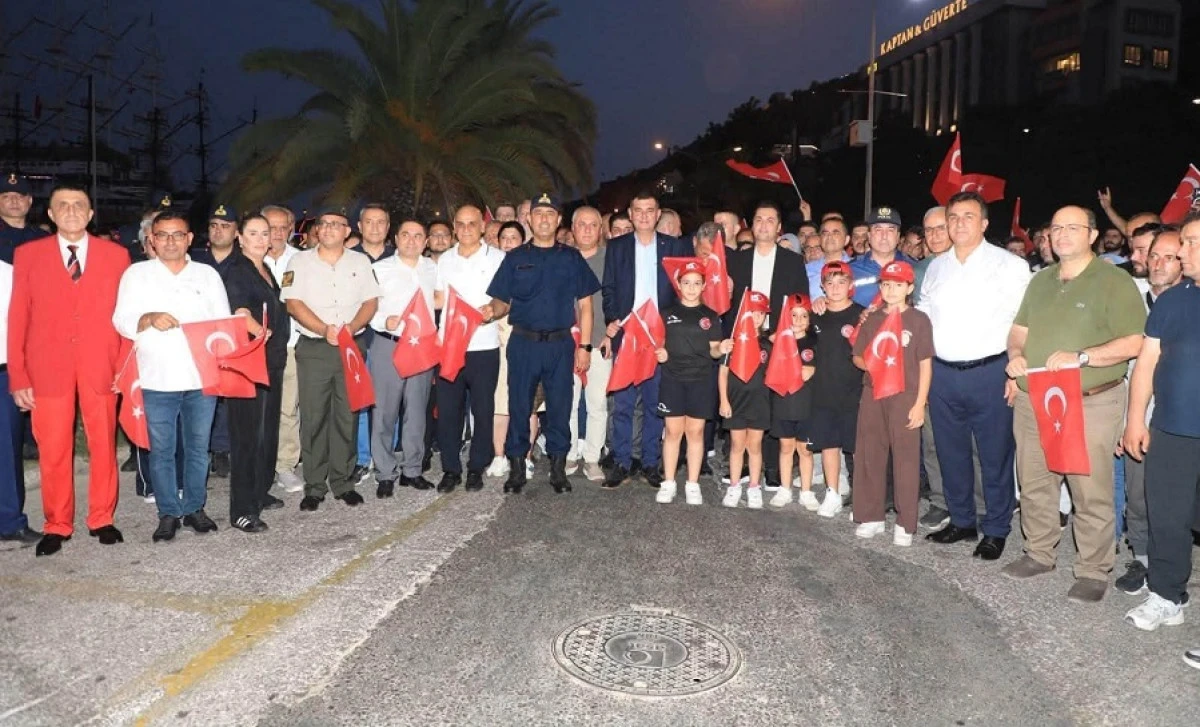 İrade Bizim, Zafer Bizim: Alanya 15 Temmuz'da Tek Y&uuml;rek Oldu