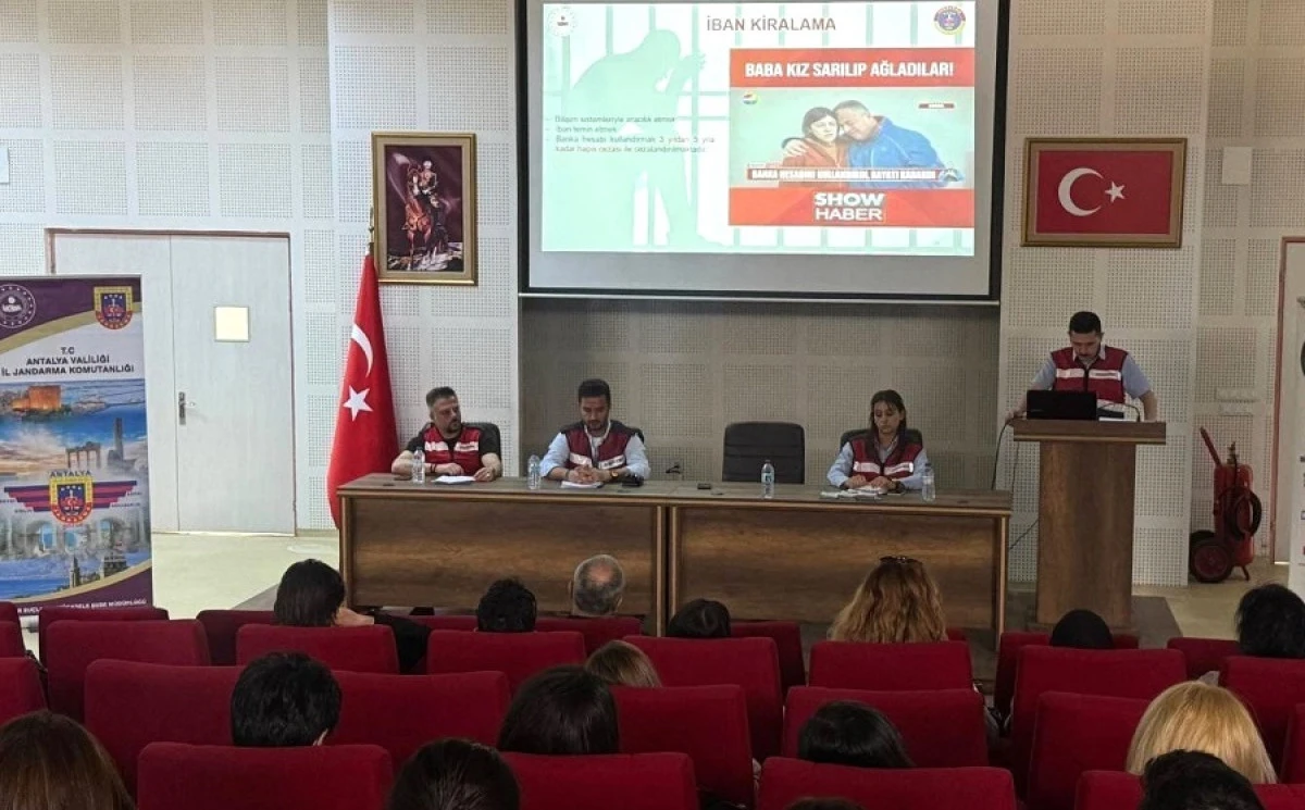 Jandarmadan &Ouml;ğrencilere Siber G&uuml;venlik Eğitimi