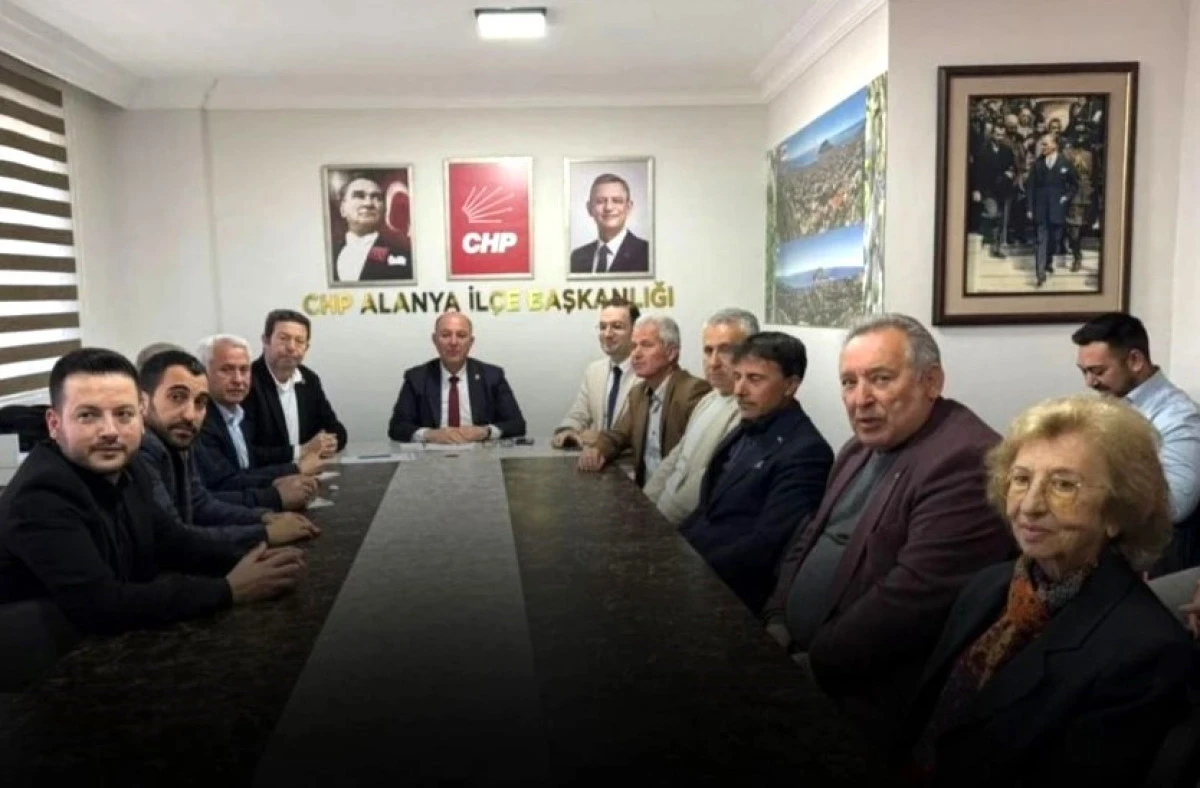 Kandemir&rsquo;den İmamoğlu Davası İ&ccedil;in Canlı Yayın &Ccedil;ağrısı