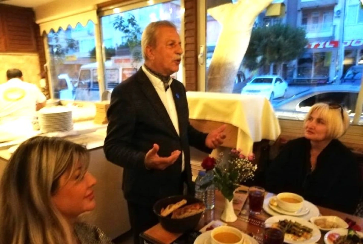 Karaoğlu&rsquo;ndan Yerleşik Yabancılara Alanya K&uuml;lt&uuml;r&uuml;n&uuml; Yansıtan İftar Sofrası