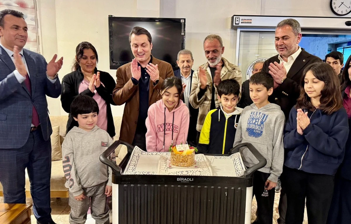 Kaymakam &Ouml;zt&uuml;rk Afetzedelerle Aynı Sofrada Buluştu