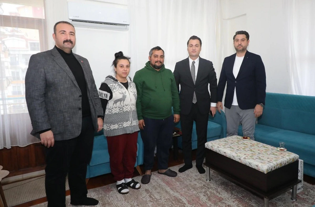 Kaymakam &Ouml;zt&uuml;rk&rsquo;ten Depremzede Ailelere Anlamlı Ziyaret