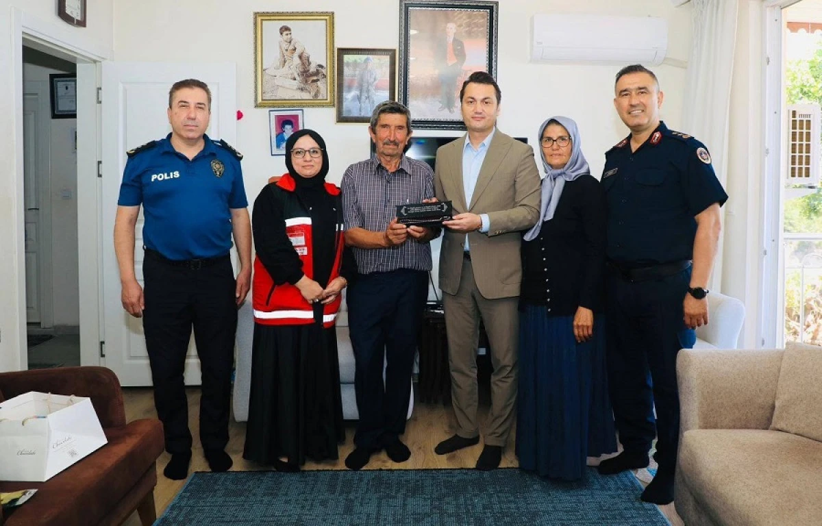 Kaymakam &Ouml;zt&uuml;rk&rsquo;ten Şehit Ailesine Anlamlı Ziyaret