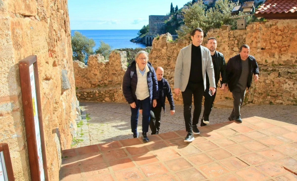 Kaymakam Şakir &Ouml;ner &Ouml;zt&uuml;rk&rsquo;ten Tarihi Alanlara Yakın Takip