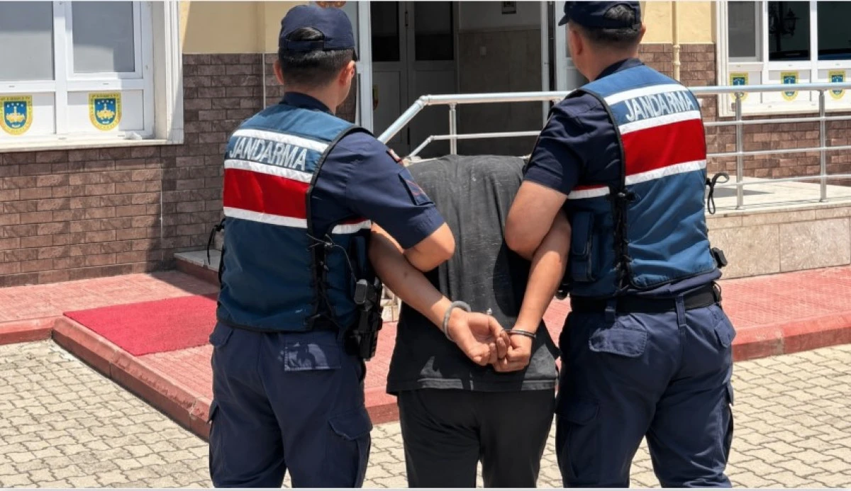 Kendisini Jandarma Olarak Tanıttı, Hesap &Ouml;demeden Ka&ccedil;tı