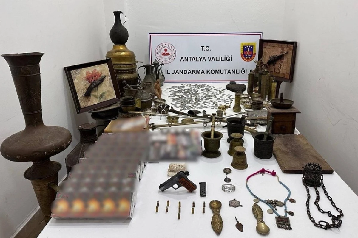 Kepez&rsquo;de Tarihi Eser Ve Ka&ccedil;ak Eşya Operasyonu