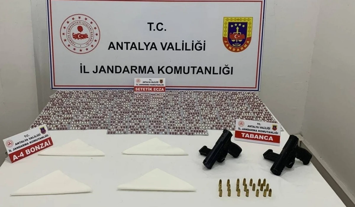 KEPEZ&rsquo;DE UYUŞTURUCUYA &Ccedil;İFTE DARBE: HAP, KANNABİNOİD VE KOKAİN ELE GE&Ccedil;İRİLDİ