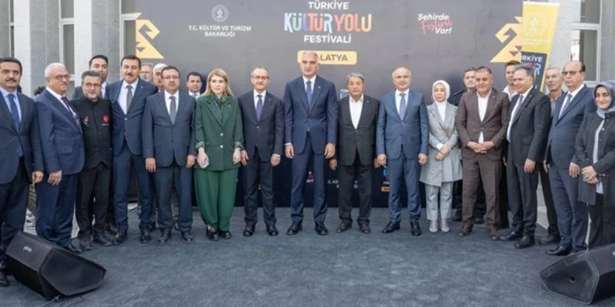 Kültür Yolu Festivali Sanatla Barışı ve Umudu Buluşturuyor