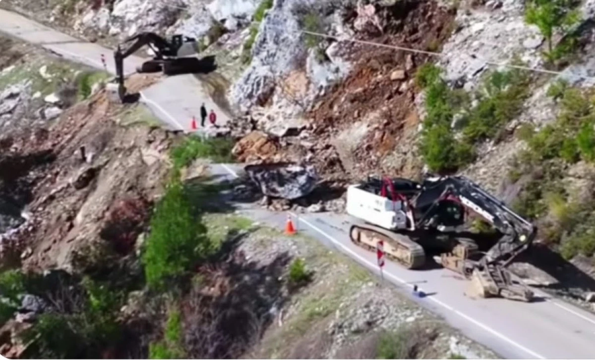 Kuşyuvası Yolunda Heyelan: Ulaşım Durduruldu