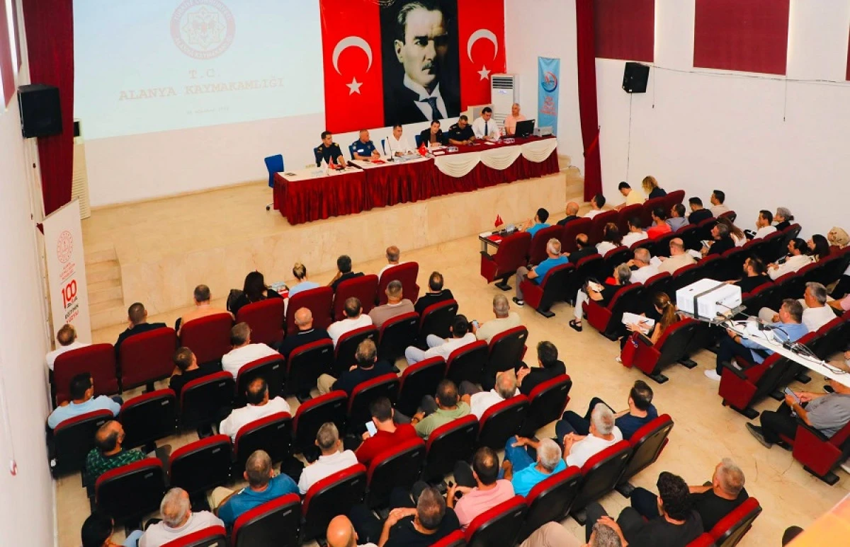 Mahalle Muhtarları İstişare Toplantısı Ger&ccedil;ekleştirildi