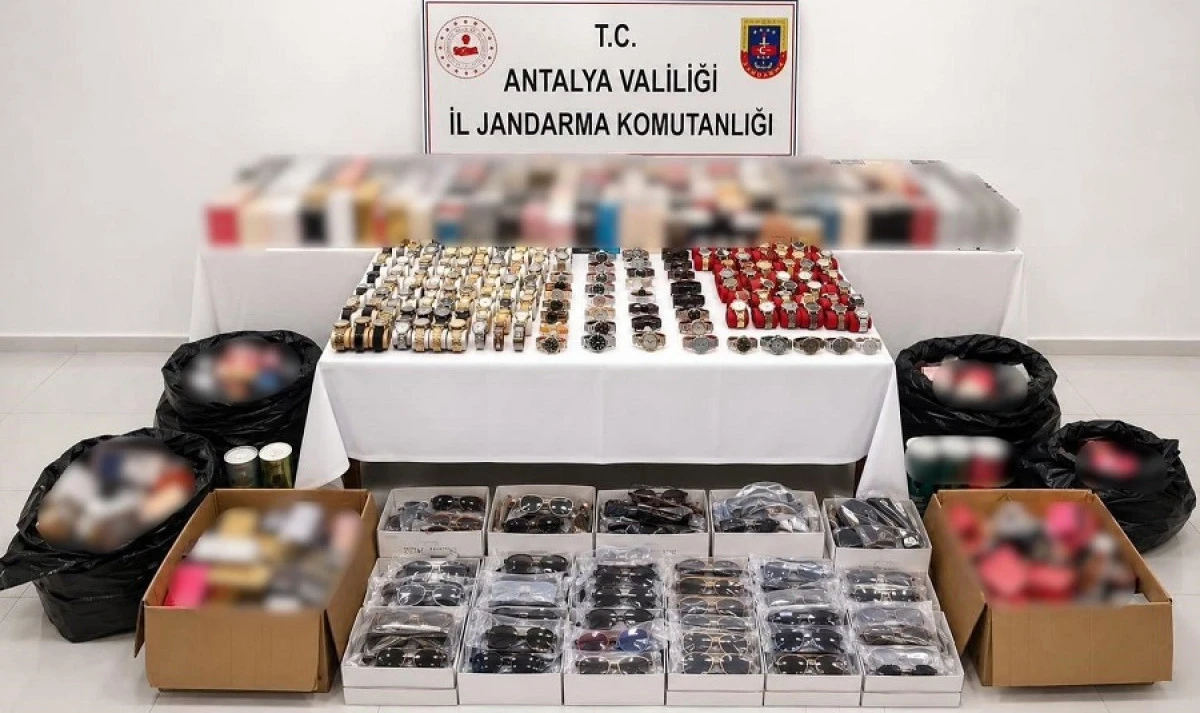 Manavgat&rsquo;ta 4 Milyon 350 Bin TL&rsquo;lik G&uuml;mr&uuml;k Ka&ccedil;ağı &Uuml;r&uuml;n Ele Ge&ccedil;irildi