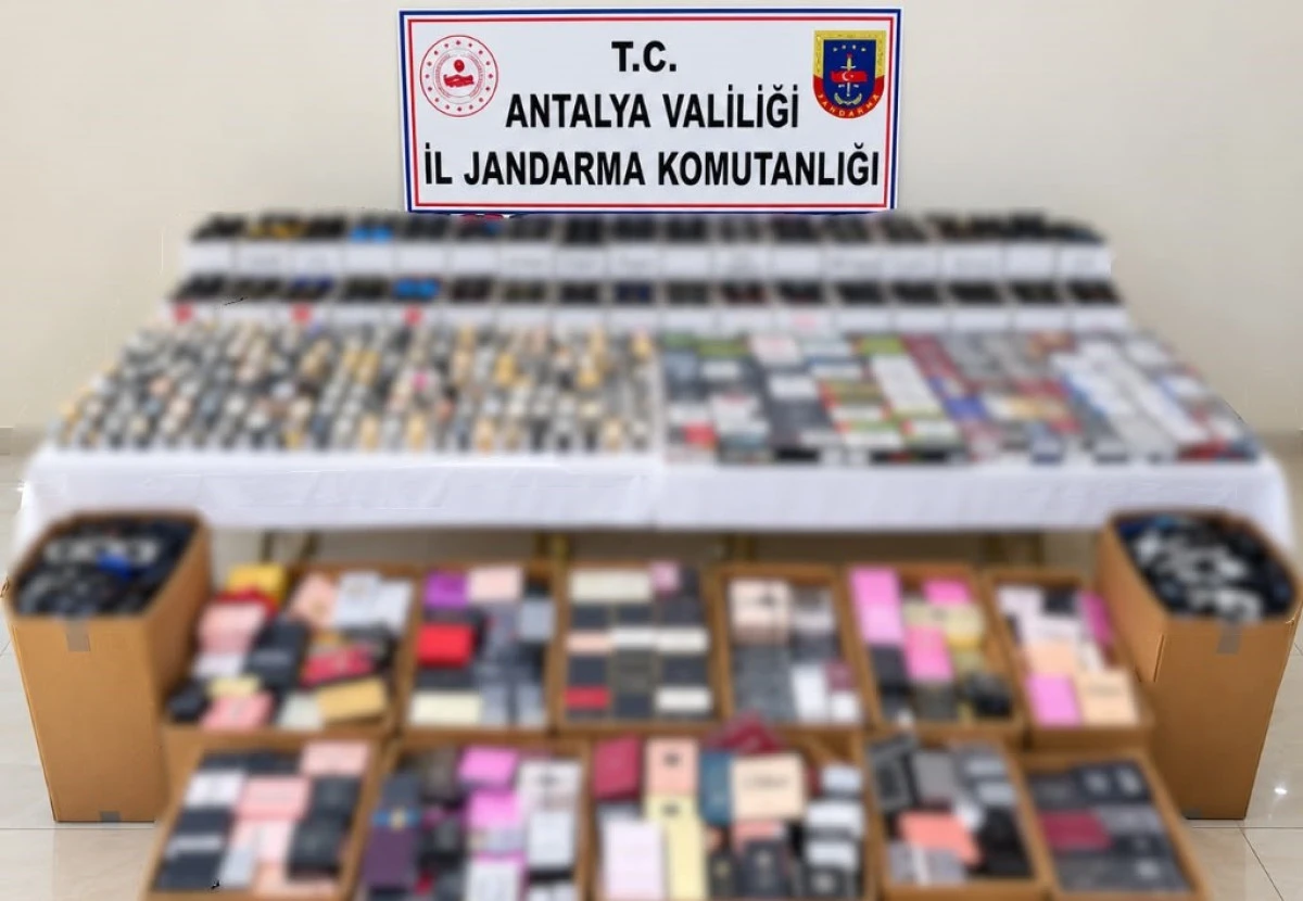 Manavgat&rsquo;ta 6,2 Milyon TL&rsquo;lik Ka&ccedil;ak &Uuml;r&uuml;n Operasyonu