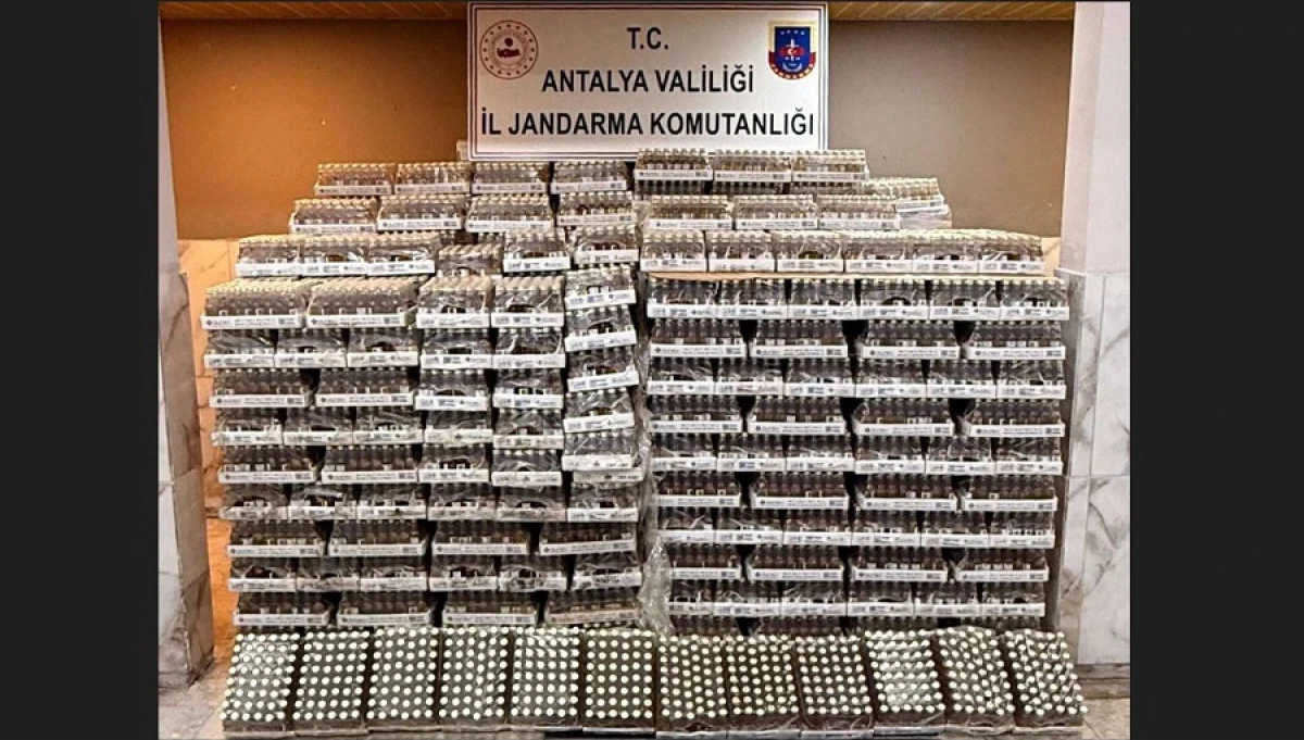 Manavgat&rsquo;ta Otel Depolarına Ka&ccedil;ak Alkol Baskını: 5 Bin Litre Ele Ge&ccedil;irildi