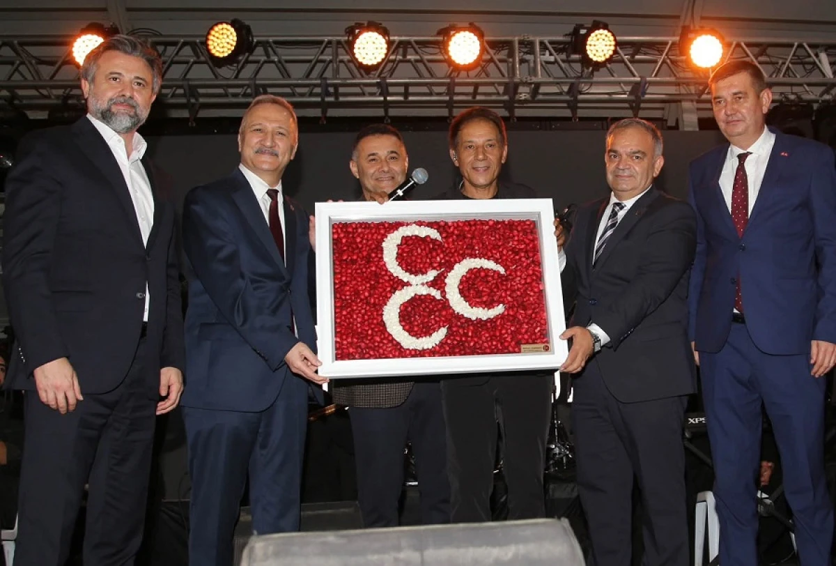 MHP Alanya&rsquo;dan Cumhuriyet ş&ouml;leni