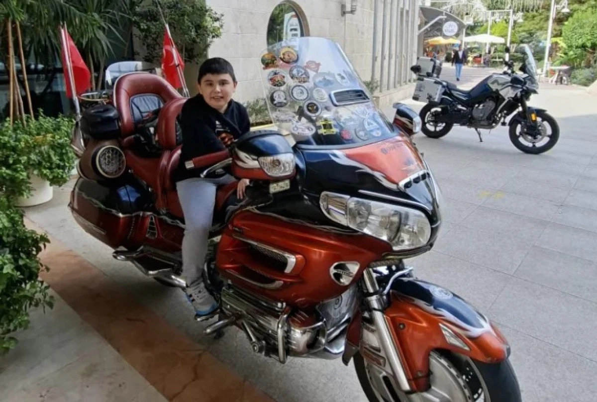 Motosiklet Tutkunlarından Duygulandıran Buluşma