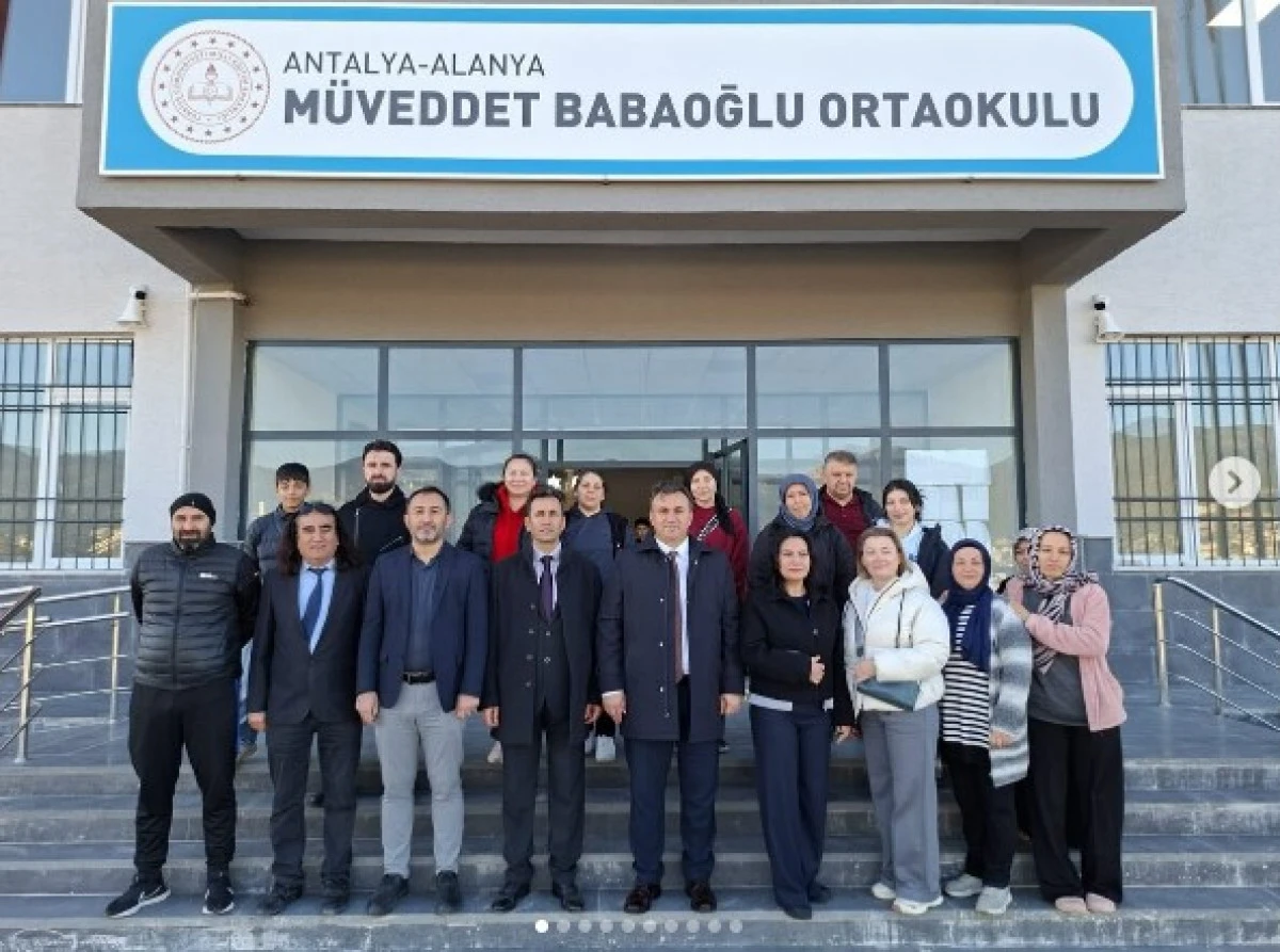 M&uuml;veddet Babaoğlu Ortaokulu&rsquo;nda İlk İstiklal Marşı Heyecanı
