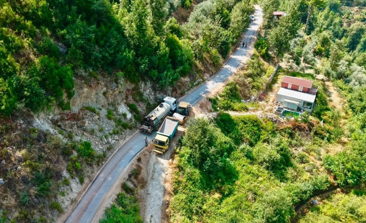 Obaalacami'de Asfalt Mesaisi: Yaylalara Ulaşım Kolaylaşıyor