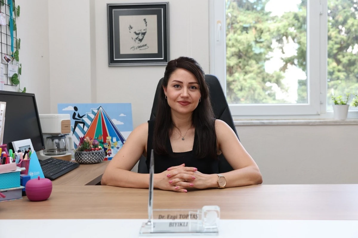 Ramazan&rsquo;da Hızlı Ve Fazla Yemek Sağlığı Tehdit Ediyor