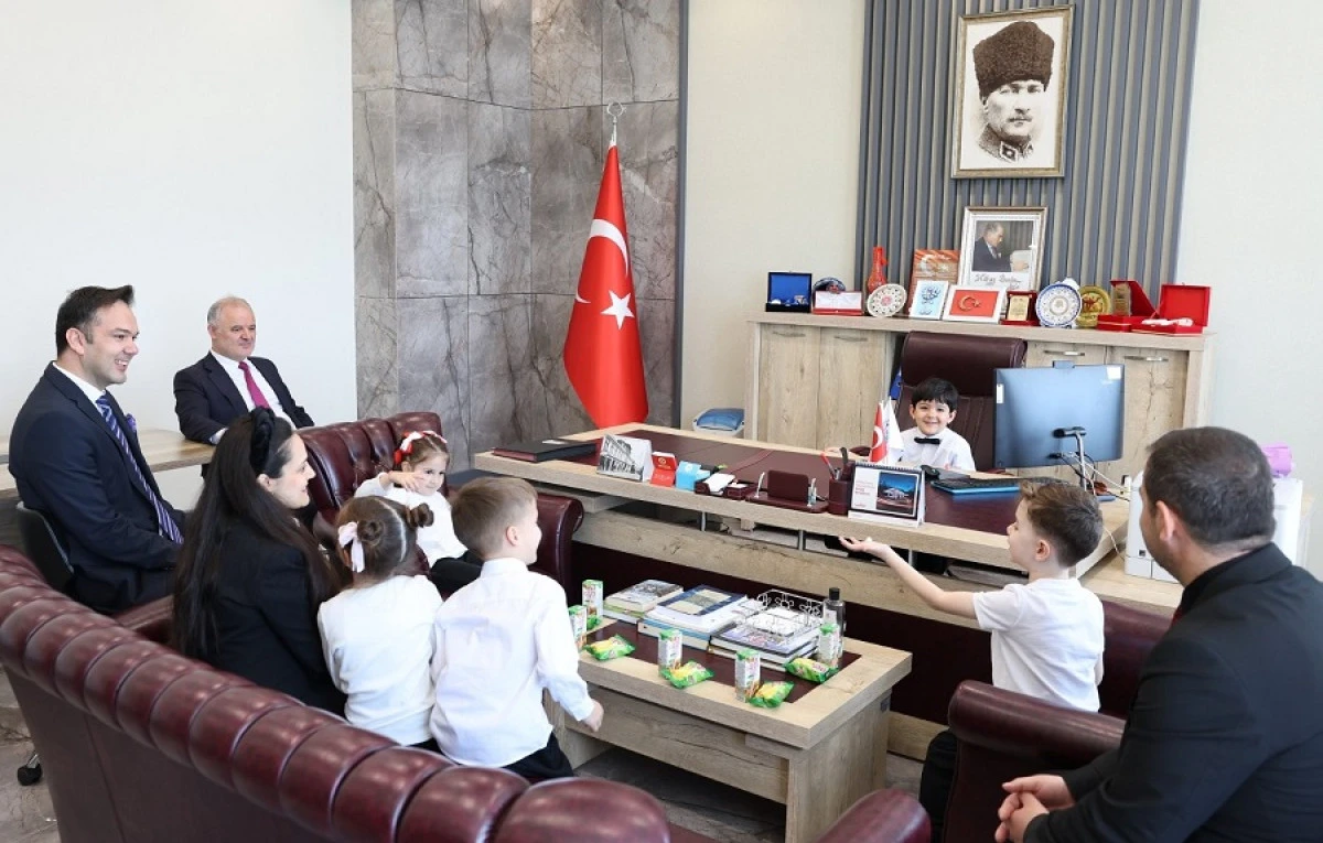 Rekt&ouml;r T&uuml;rkdoğan: &ldquo;&Ccedil;ocuklar Milletin Umududur&rdquo;