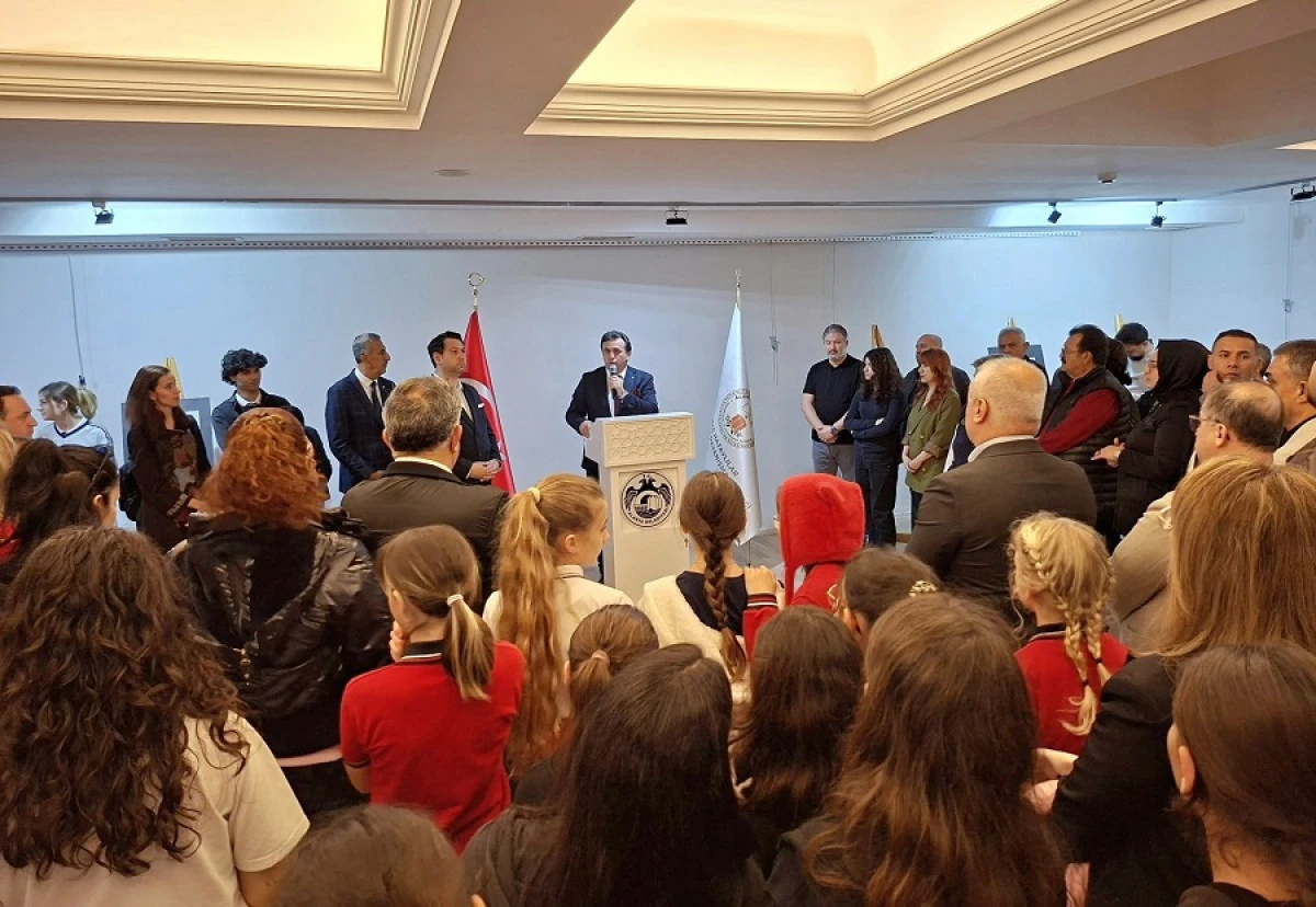 SANATLA HAFIZALARDA YAŞATILAN ACILAR