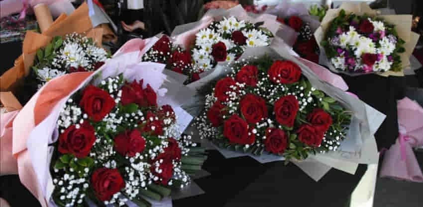 Alanya'daki çiçekçilerde 14 Şubat yoğunluğu