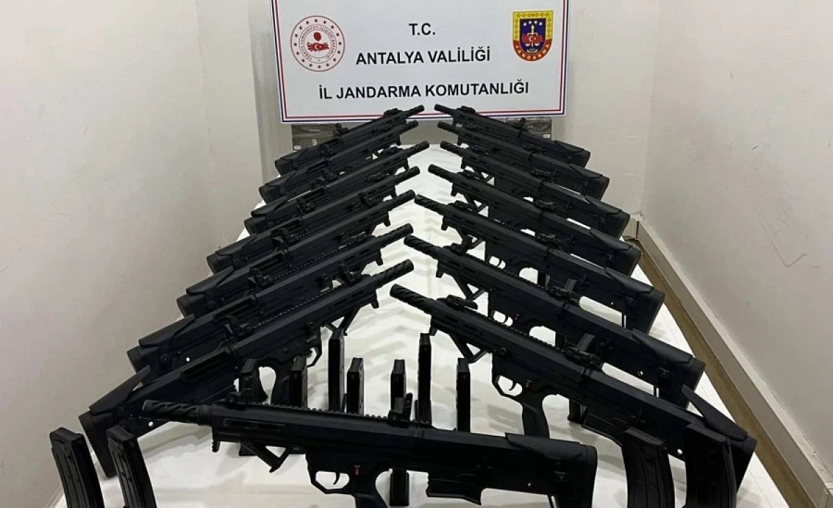 Silah Kaçakçılığı Operasyonu: Kepez ve Serik’te Silah Ticareti Darbesi