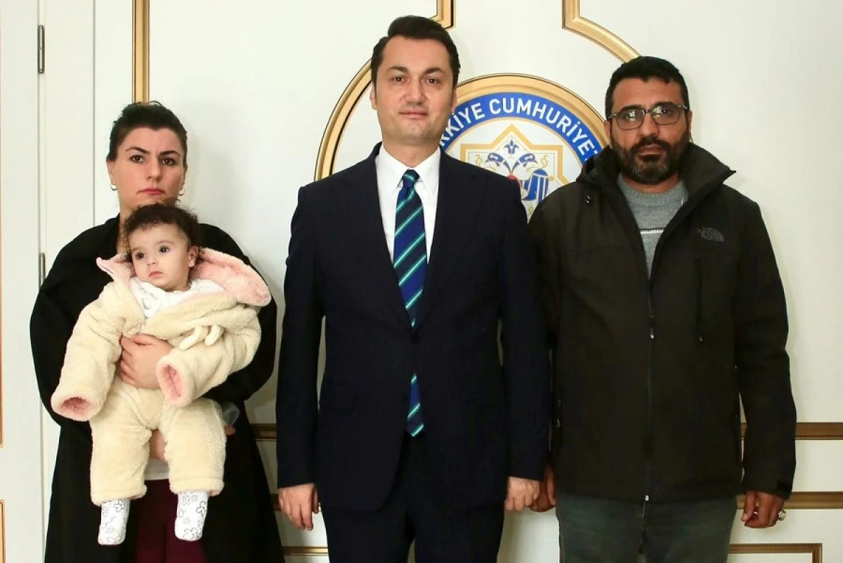 SMA Tip 1 Savaş&ccedil;ısı Minik Esila&rsquo;dan Duygulandıran Ziyaret