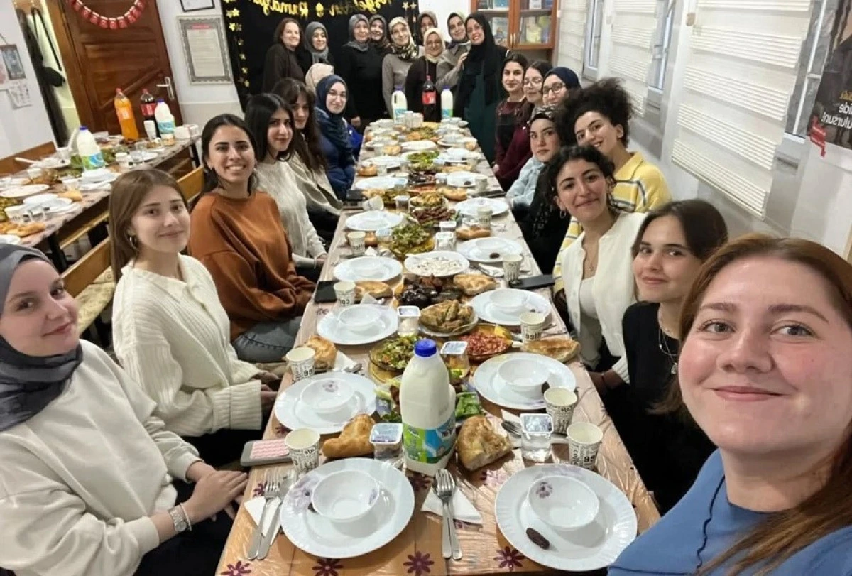 Soframda &Ouml;ğrenci Var, Evimde Bereket Var Projesi T&uuml;m Hızıyla S&uuml;r&uuml;yor