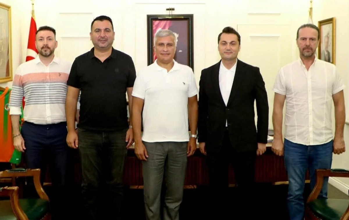 T&uuml;rk D&uuml;nyası İle Alanya Arasında İş Birliği Masaya Yatırıldı