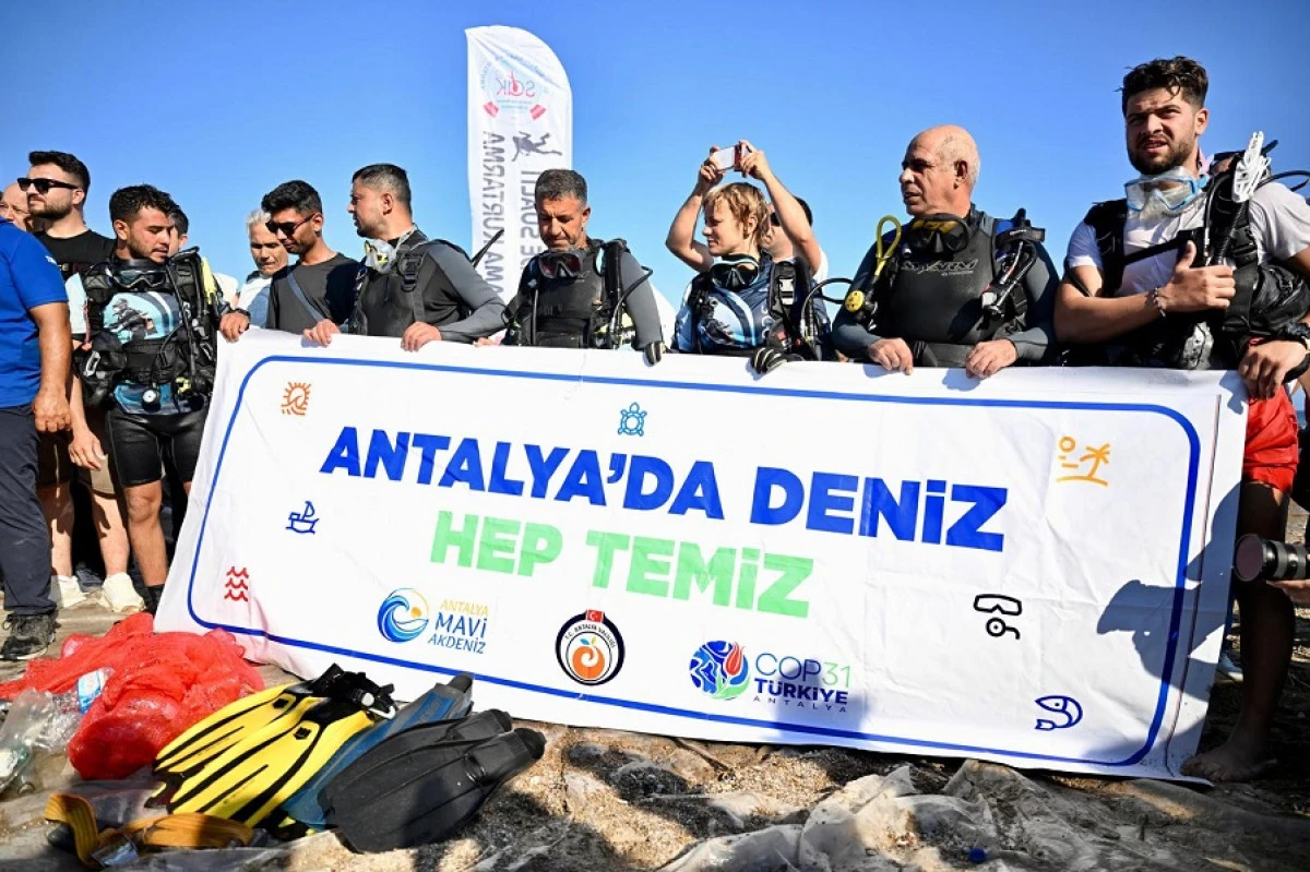 Ulualan Sahili&rsquo;nde D&uuml;nya Temizlik G&uuml;n&uuml; i&ccedil;in &ccedil;evre seferberliği