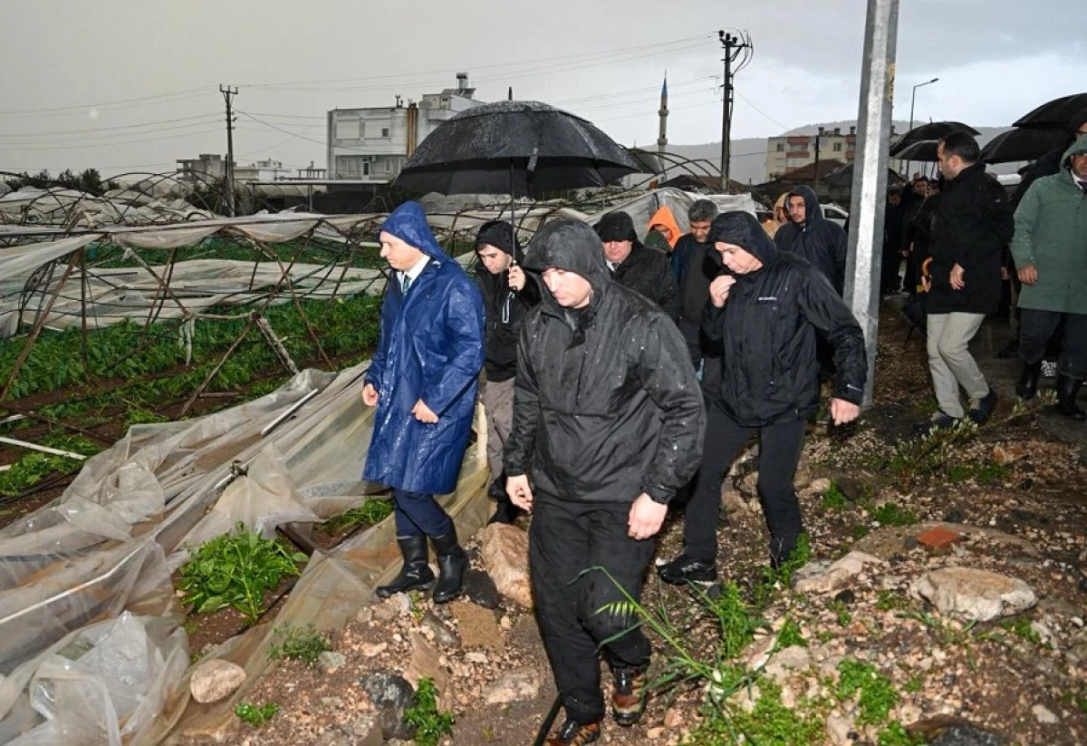 Vali Hulusi Şahin Demre Ve Kumluca&rsquo;da Hasar Tespit İncelemesi Yaptı