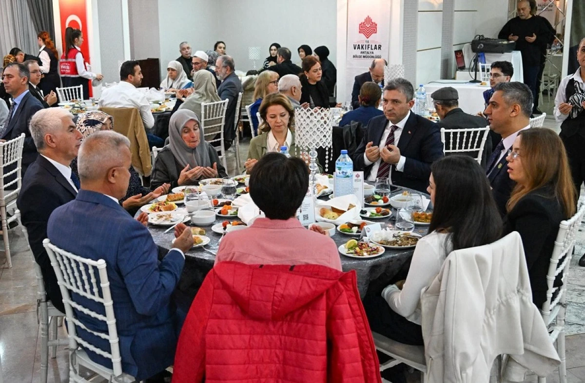 Vali Hulusi Şahin Şehit Aileleri Ve Gazilerle İlk İftarda Buluştu