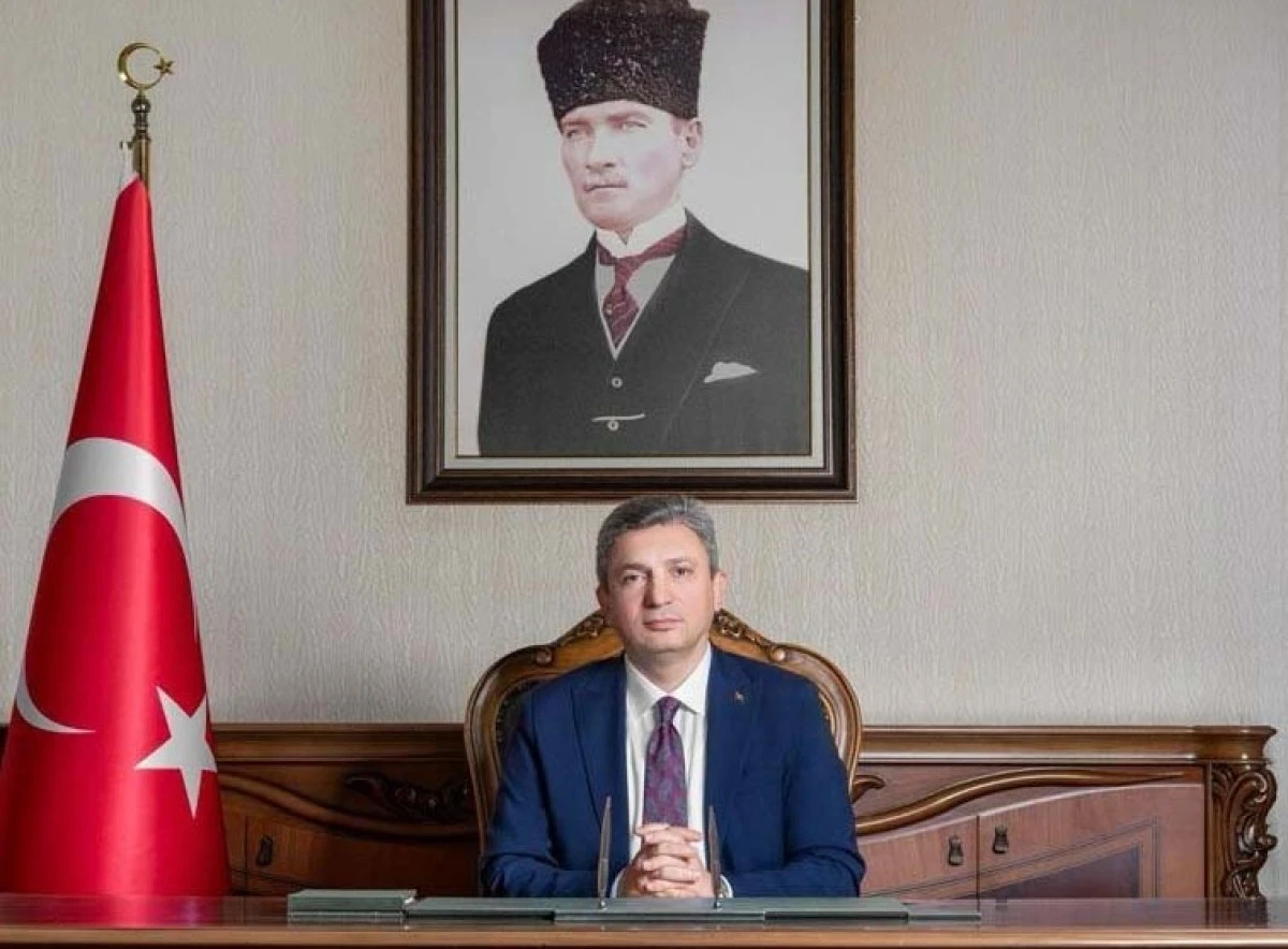 VALİ ŞAHİN&rsquo;DEN 1 MAYIS MESAJI: &ldquo;EMEK EN Y&Uuml;CE DEĞERDİR&rdquo;