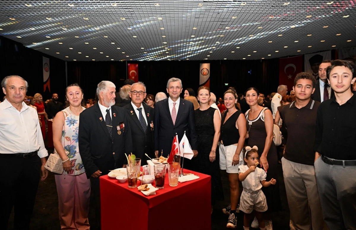 Vali Şahin&rsquo;den 30 Ağustos&rsquo;ta &Ccedil;arpıcı Mesaj: &ldquo;Dosta G&uuml;ven, D&uuml;şmana Korku&rdquo;